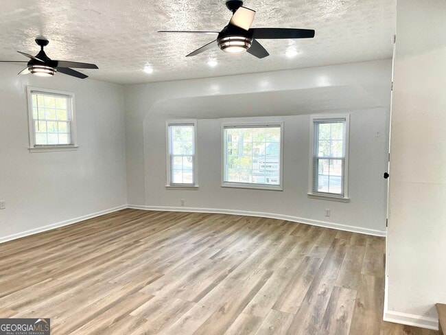 Building Photo - 165 Fieldstone Dr