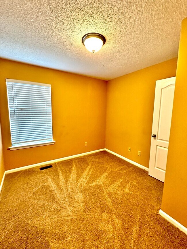 Building Photo - 11424 Oak Arbor Way