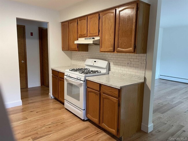 Building Photo - 65 N Chestnut St