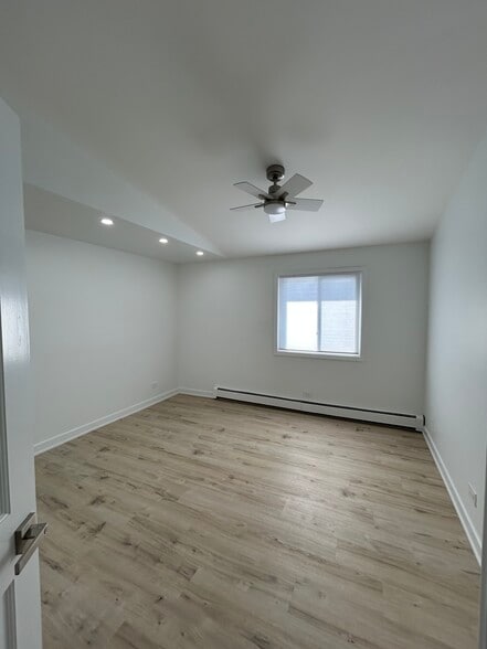 Building Photo - 18 Echo Ct