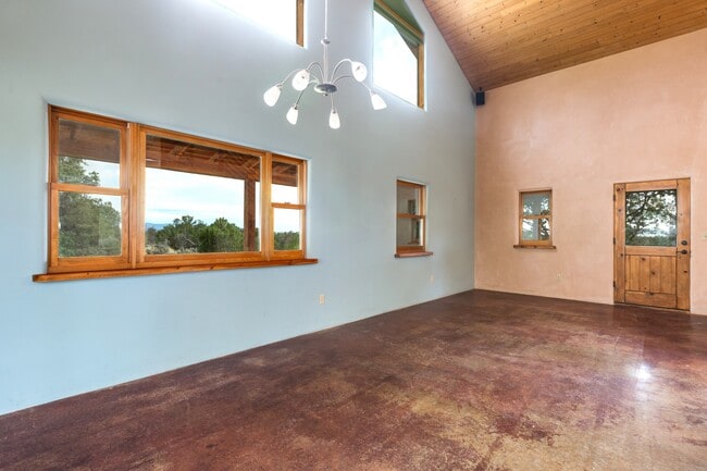Building Photo - 27 Spanish Peaks Rd