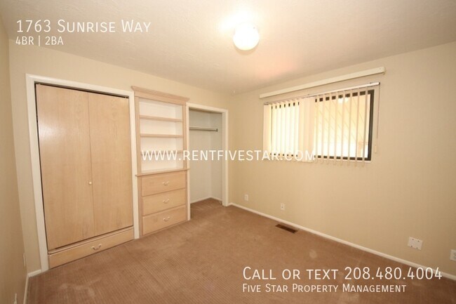 Building Photo - 1763 Sunrise Way