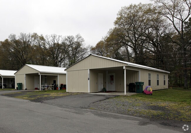 Primary Photo - 6305 Jacksonville Cutoff Rd