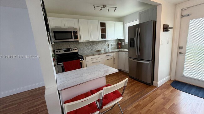 Building Photo - 8300 Sunrise Lakes Blvd