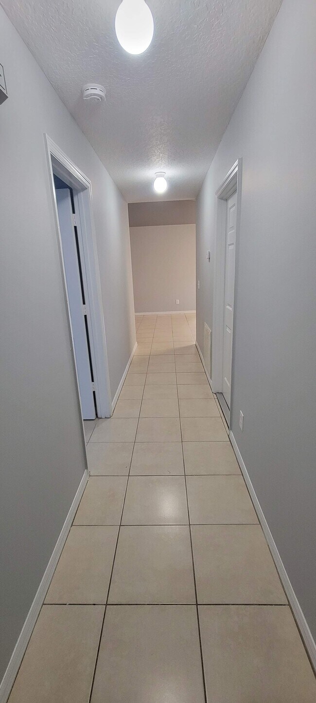 Building Photo - 1405 18th Avenue SW