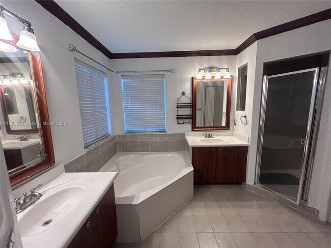 Building Photo - 6528 SW 158th Pass