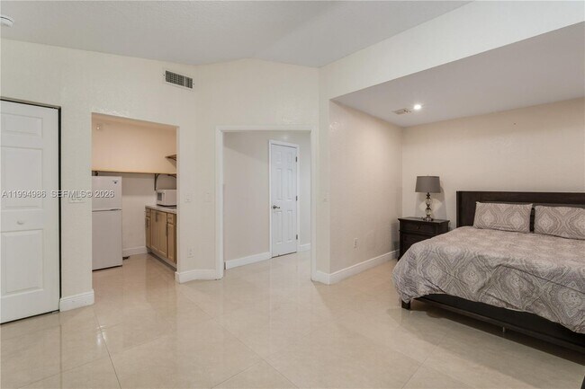 Building Photo - 15250 SW 154th Terrace