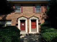 Building Photo - 2 Bedroom, 1.5 Baths Townhome in Candlewood Community.