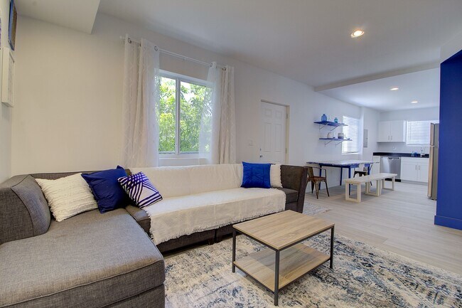 Building Photo - 753 NW 30th St