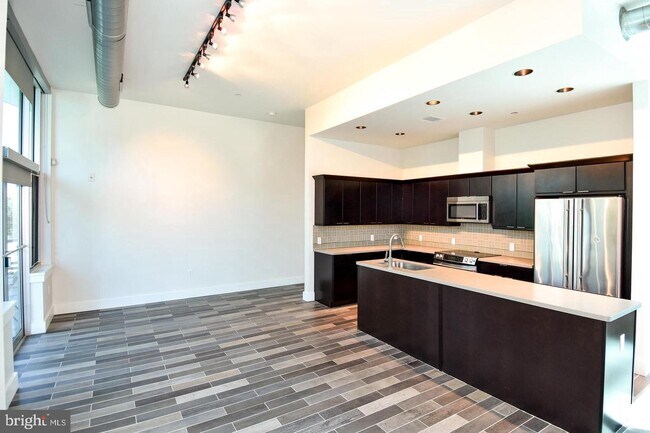 Building Photo - 7809 Woodmont Ave
