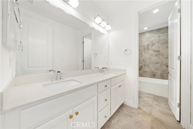 Building Photo - 107 Cordial