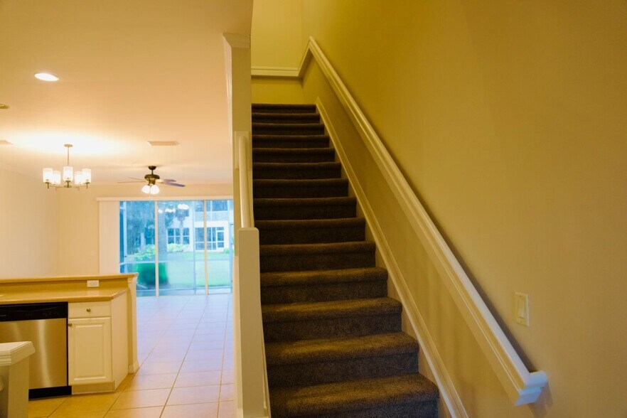 Building Photo - 1260 Oxford Ln