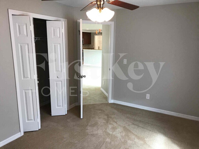 Building Photo - 2325 NW 34th Ave