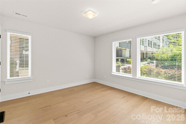 Building Photo - 6017 Irwins Br Dr