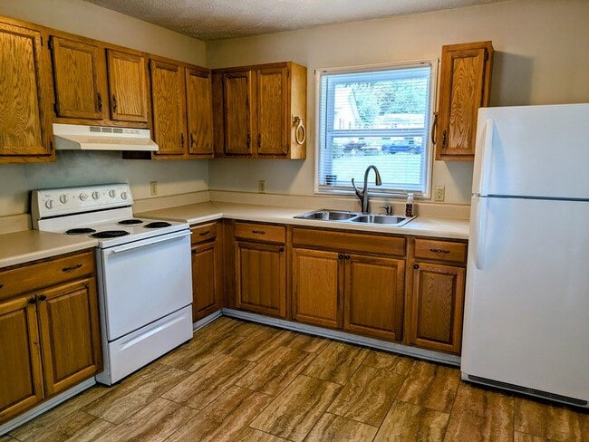 Building Photo - 34 Blackstone Ln