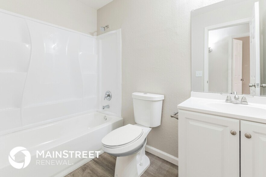 Building Photo - 9008 W Yale St