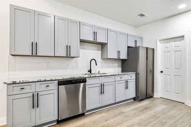 Building Photo - 3242 Wexford Dr