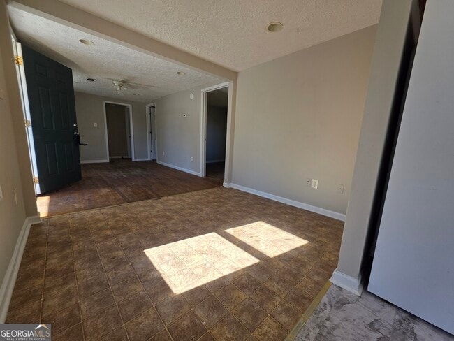 Building Photo - 531 Old Stone Rd