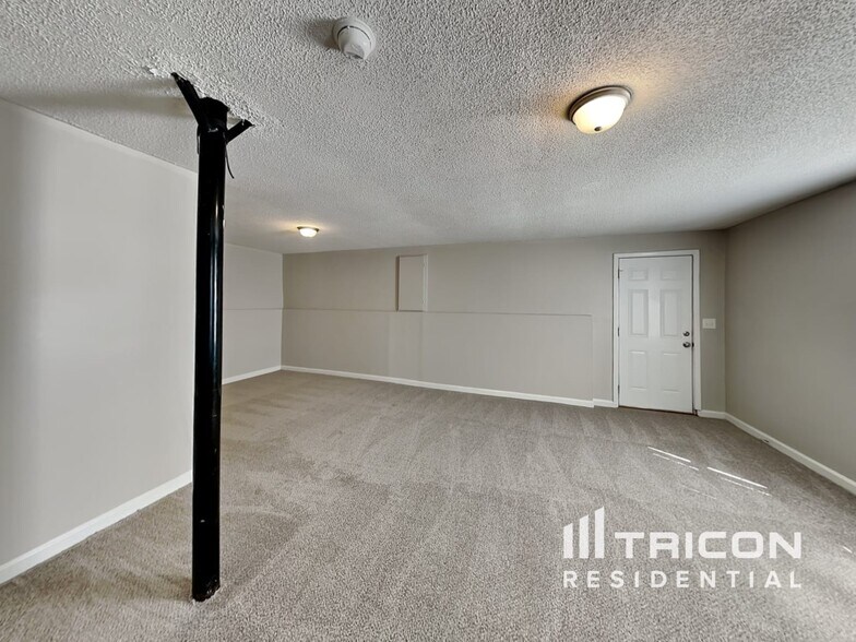 Building Photo - 120 Country Cottage Cir
