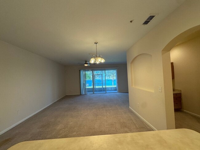 Building Photo - BEAUTIFUL 3 BEDFROOM, ,2.5 BATHROOMS TOWNHOME IN AVALON LAKES