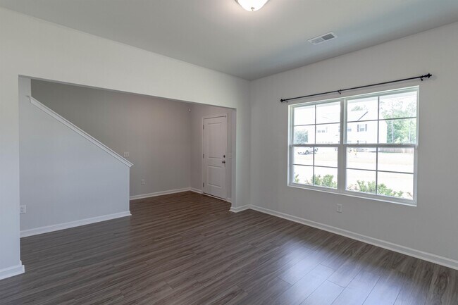 Building Photo - 147 Enclave Wy