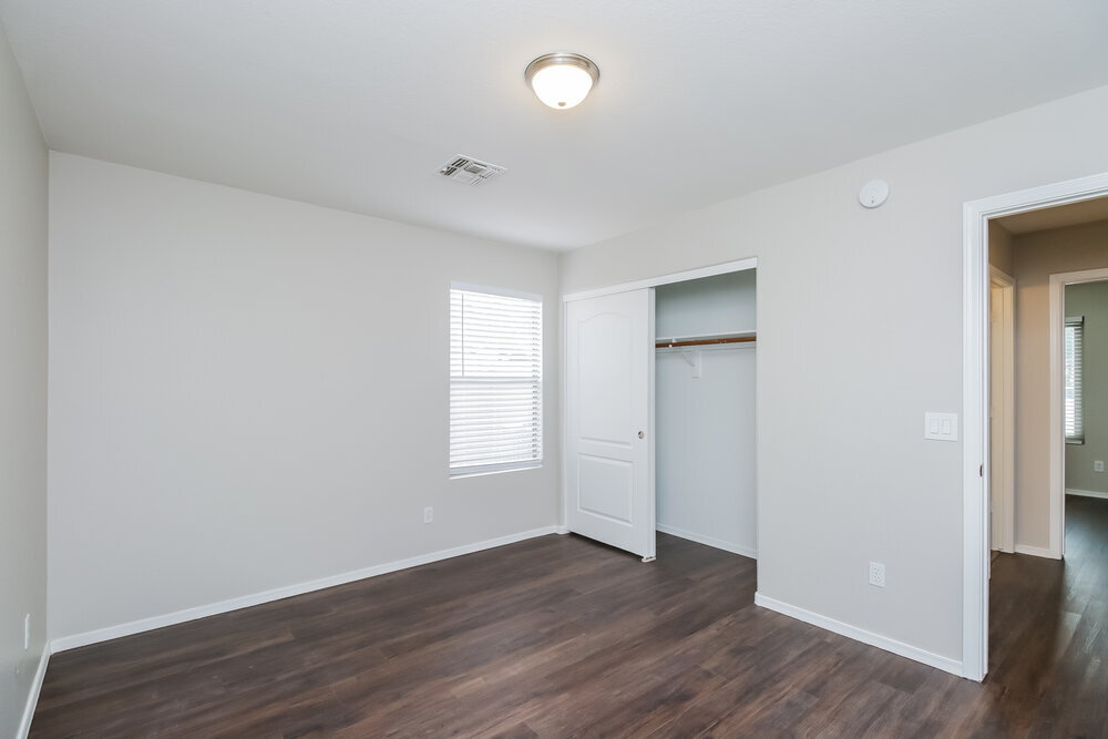 Building Photo - 11142 E Catalina Ave