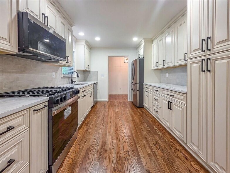 Building Photo - 771 Mockingbird Ln