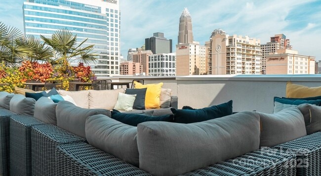 Building Photo - 650 E Brooklyn Vlg Ave