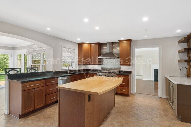 Building Photo - 101 Graybridge Rd