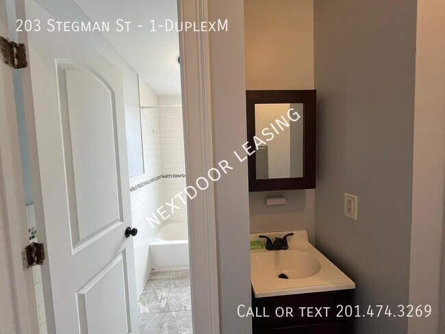 Building Photo - 203 Stegman St