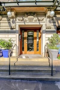 Building Photo - Beautiful Downtown Condo in Tacoma