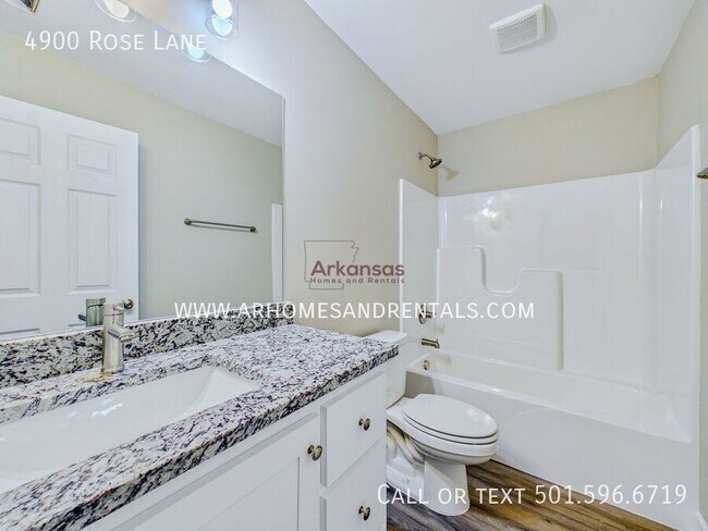 Building Photo - 4900 Rose Ln