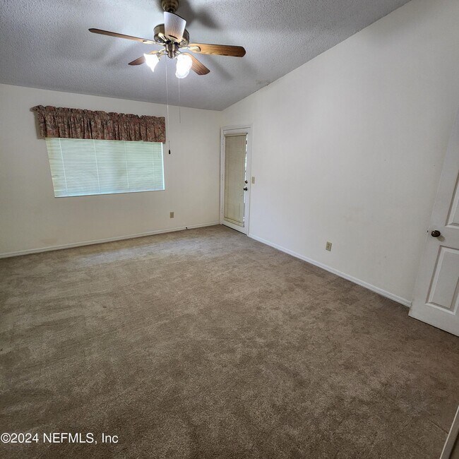 Building Photo - 7623 Baymeadows Cir W