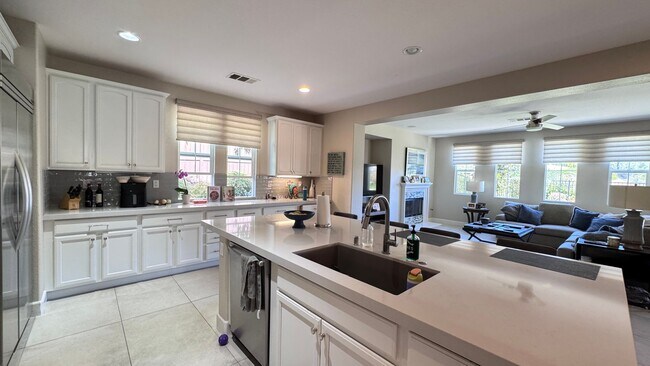 Building Photo - Luxury 4 Bedroom Home in La Costa Greens