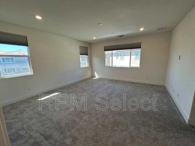 Building Photo - 5762 Caprice Ct