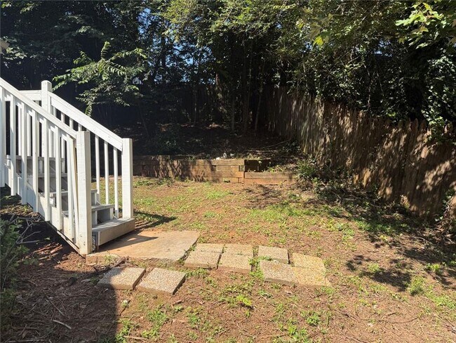 Building Photo - 1819 Cres Hill Dr NW