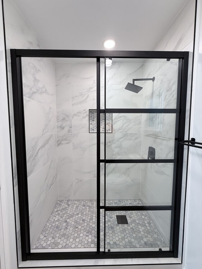 Building Photo - 435 Anacapa Cir