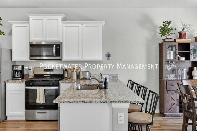 Building Photo - 7219 Big Thompson Ct