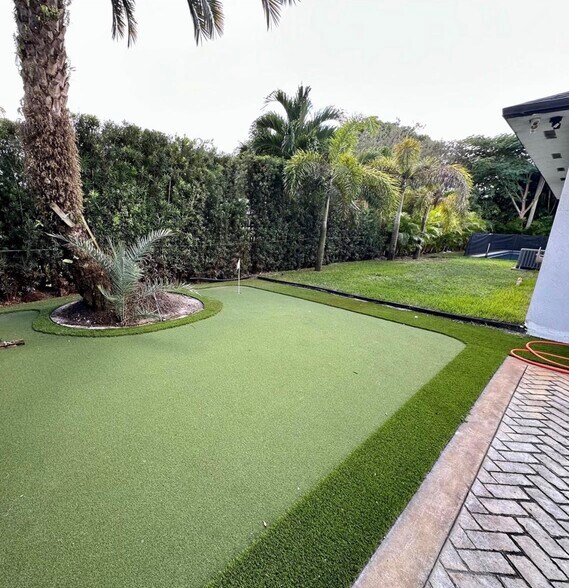 Building Photo - 14890 NE 10th Ave