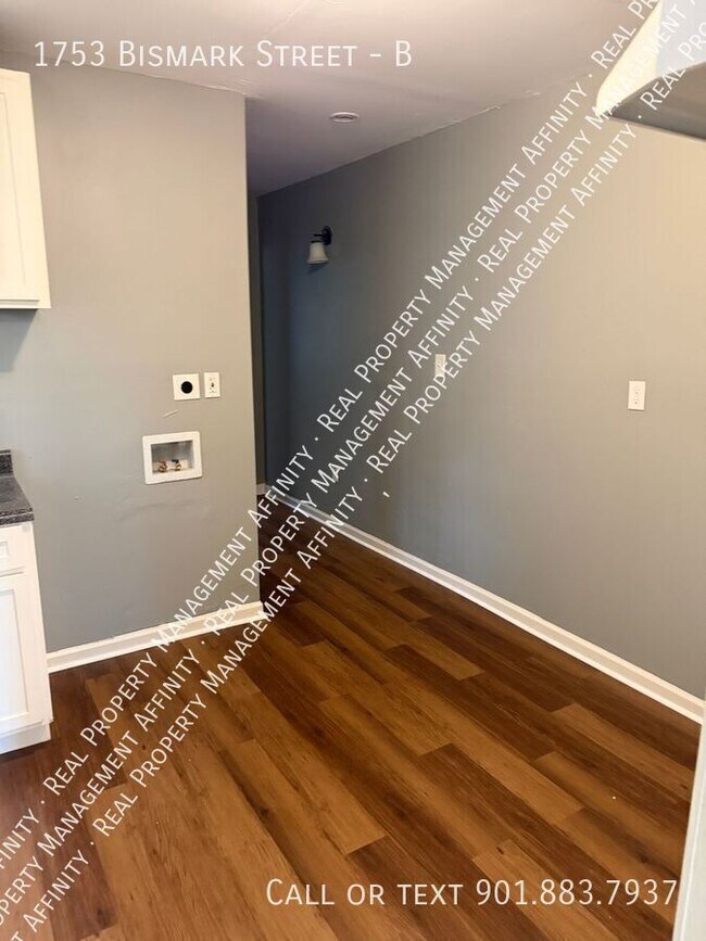 Building Photo - 1753 Bismark St