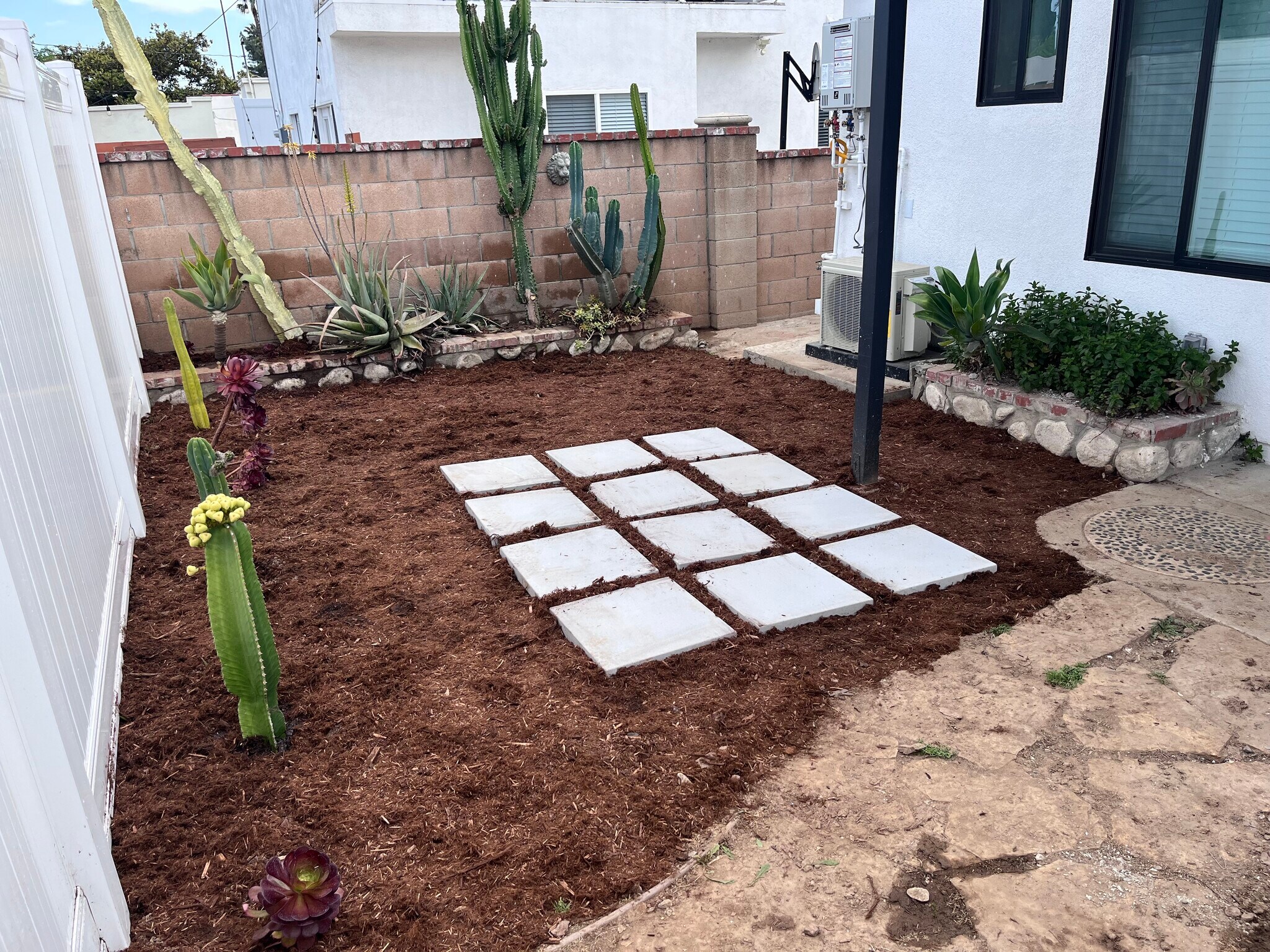 Building Photo - 2128 El Sereno Ave