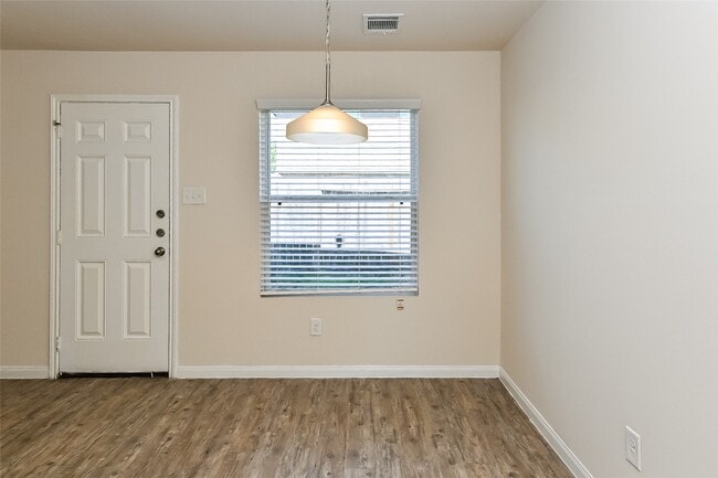 Building Photo - 4218 Silver Ranch Rd