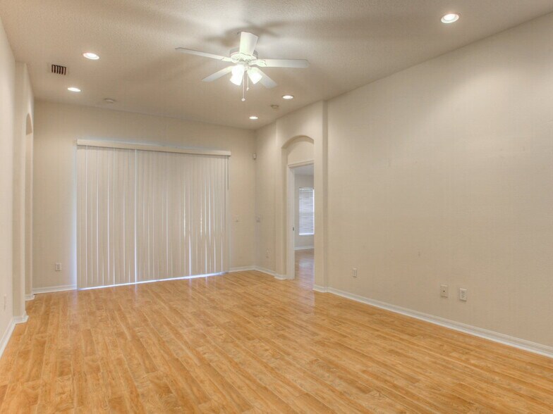 Building Photo - 1101 Rolling Stone Run