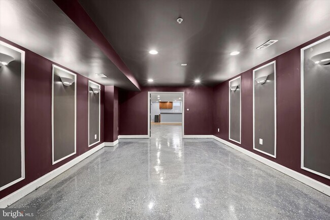 Building Photo - 8314 Sunnybrook Ct