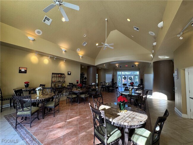 Building Photo - 11500 Villa Grand