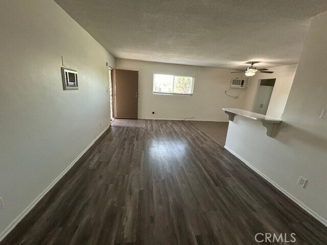 Building Photo - 685 E Vista Chino