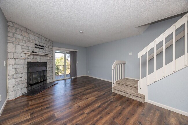 Building Photo - Discover Comfort and Style: Spacious 2-Bed...