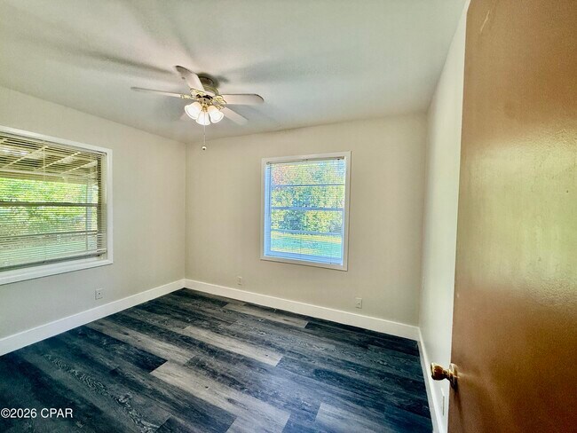 Building Photo - 3113 W 20th Ct