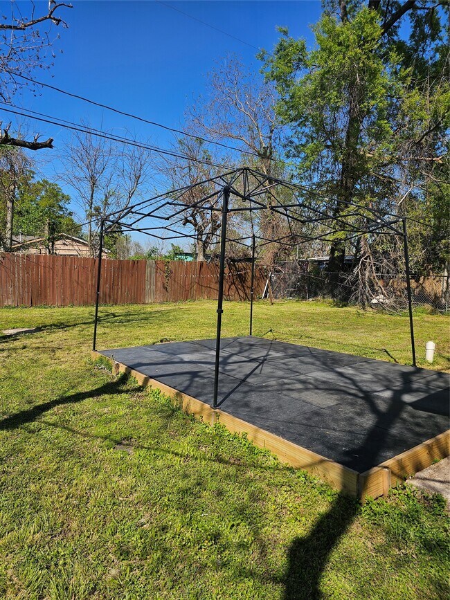 Building Photo - 13501 Joliet St