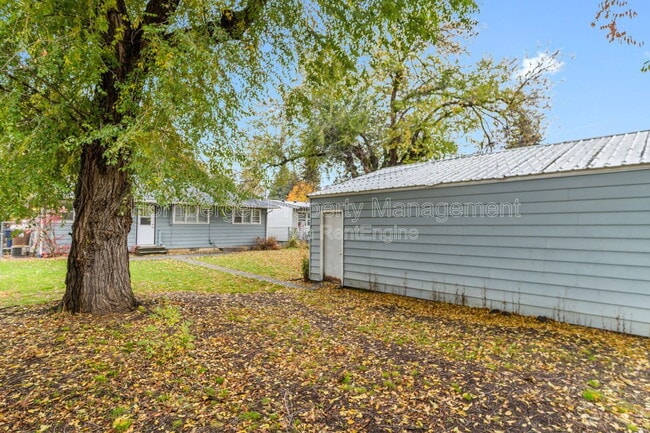 Building Photo - 1911 E Thurston Ave